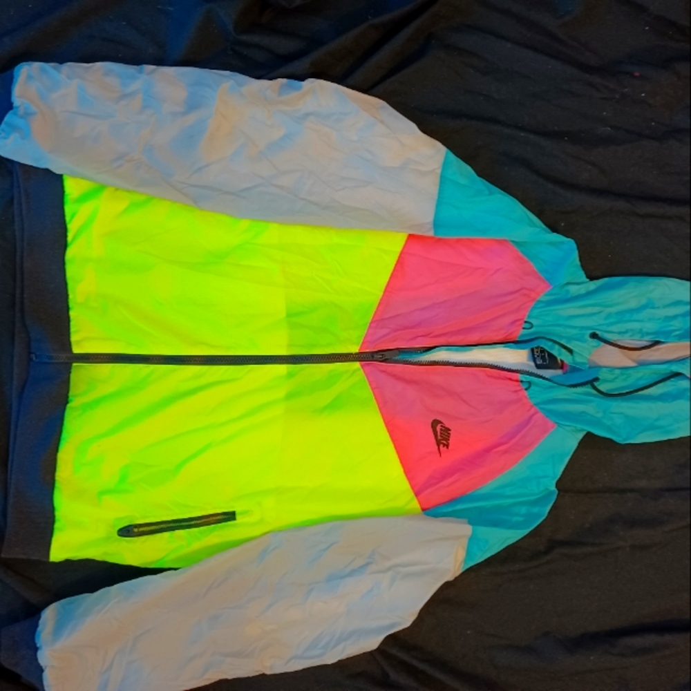 Wind breaker